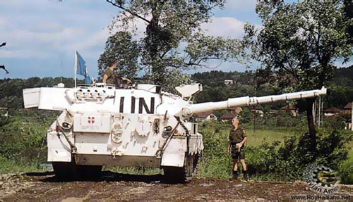 Dansk Leopard 1A5 i Bosnien (billede lånt med tilladelse fra www.haalanden.info/)