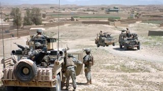 Armerikanske og britiske tropper i Sangin dalen i Helman provinsen i Afghanistan 2007 (wikipedia)