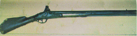 Den berømte "gøngebøsse" var friskytternes foretrukne våben. Den blev normalt fabrikeret af Gøngebygdens egne smede, der havde en lang tradition for dette håndværk.