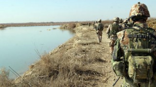 ISAF patrule ved Helman floden i Afghanistan (foto: HOK)