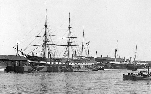 The Sjaelland and in the background the Dannebrog (photo: Orlogsmuseets collection)