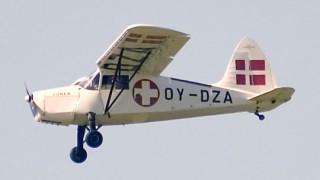 Civil KZ III. OY-DZA var et af de fire fly som Zonen brugte til ambulance flyvninger. (foto: Gert Laursen)