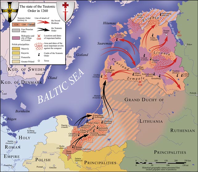 Oversigtbillede af den militære situation i Baltikum 1226-60, og Den Tyske Ordens overtagelse af Baltikum. Regionen Vod, hvor danske vasaller på Danmarks vegne deltog i et erobrings- og kristningsfelttog, ligger i umiddelbar (østlig) forlængelse af Estland, ”svingstaten” Pskov, internt splittet og efterstræbt af både de vestlige korsfarere og Novgorod, ligger syd for Peipus-søen, mens Novgorod ligger umiddelbart øst for kortets kant, men på højde med Dorpat. Sværdbrødrenes undergang, der igen bragte Danmark militært og politisk på banen i Baltikum, skete ved ’Zemgale’ syd for Riga (Wikipedia/S. Bollmann – Dieter Zimmerling; Der Deutsche Ritterorden, 2. udg. 1991).